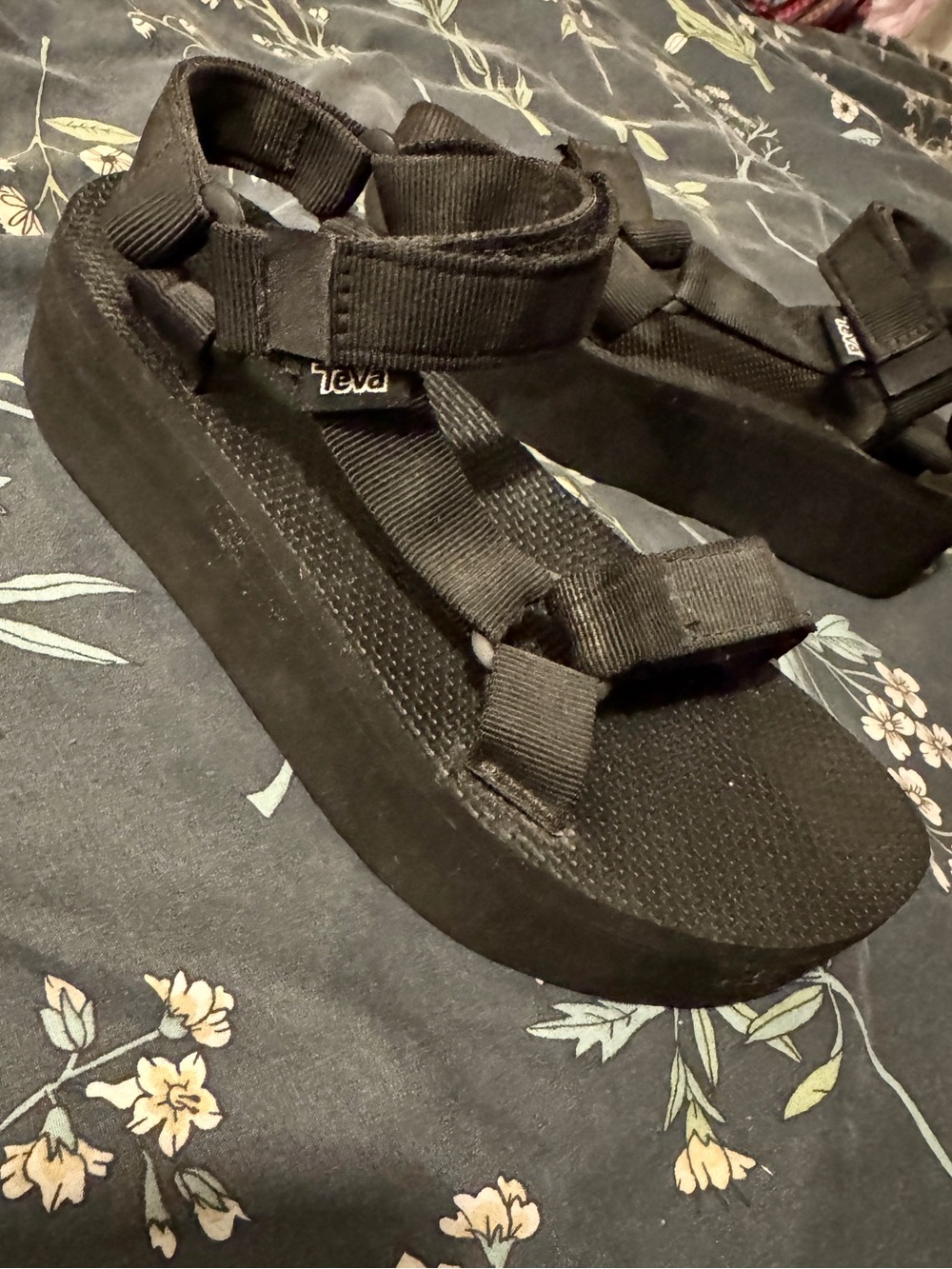 Teva Black Women's Flatform Universal Sandals - size 6